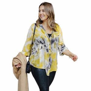 Size 2X Torrid Yellow Black Snakeskin Chiffon Collared Button-Front Tunic